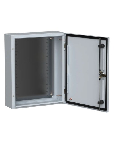 ЩМП-50.40.15 УХЛ1 IP66 500x400x150 TITAN 5 (TI5-10-N-050-040-015-66). Шкаф металлический с монтажной платой. IEK в Астрахани