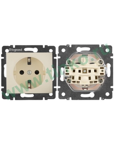 Розетка Valena 2К+3 с защитными шторками, на винтах 16А 250В, слоновая кость (774321). Розетка. LegranD в Астрахани